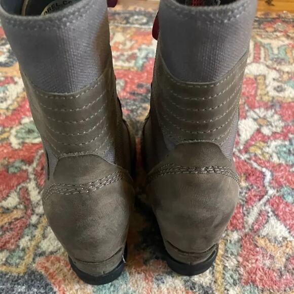 Sorel Women’s  7.5 Lexie Grey Taupe Pink Lace Up Wedge Boots Quarry NL3046-052 - Picture 7 of 8